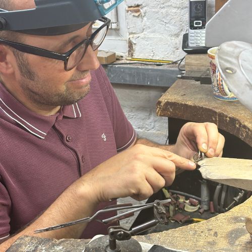 master simon at the bench