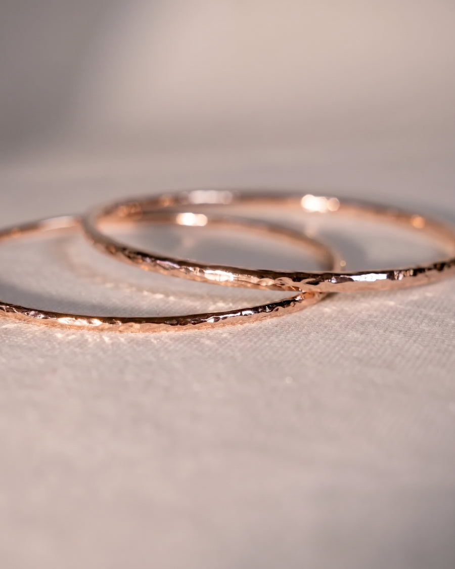 Solid 9ct Gold Bangle Round Hammered (2-3mm)
