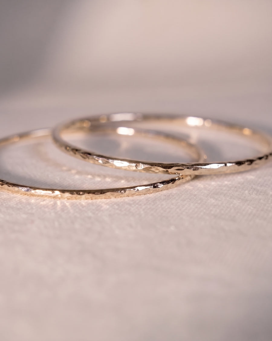 Solid 9ct Gold Bangle Round Hammered (2-3mm)