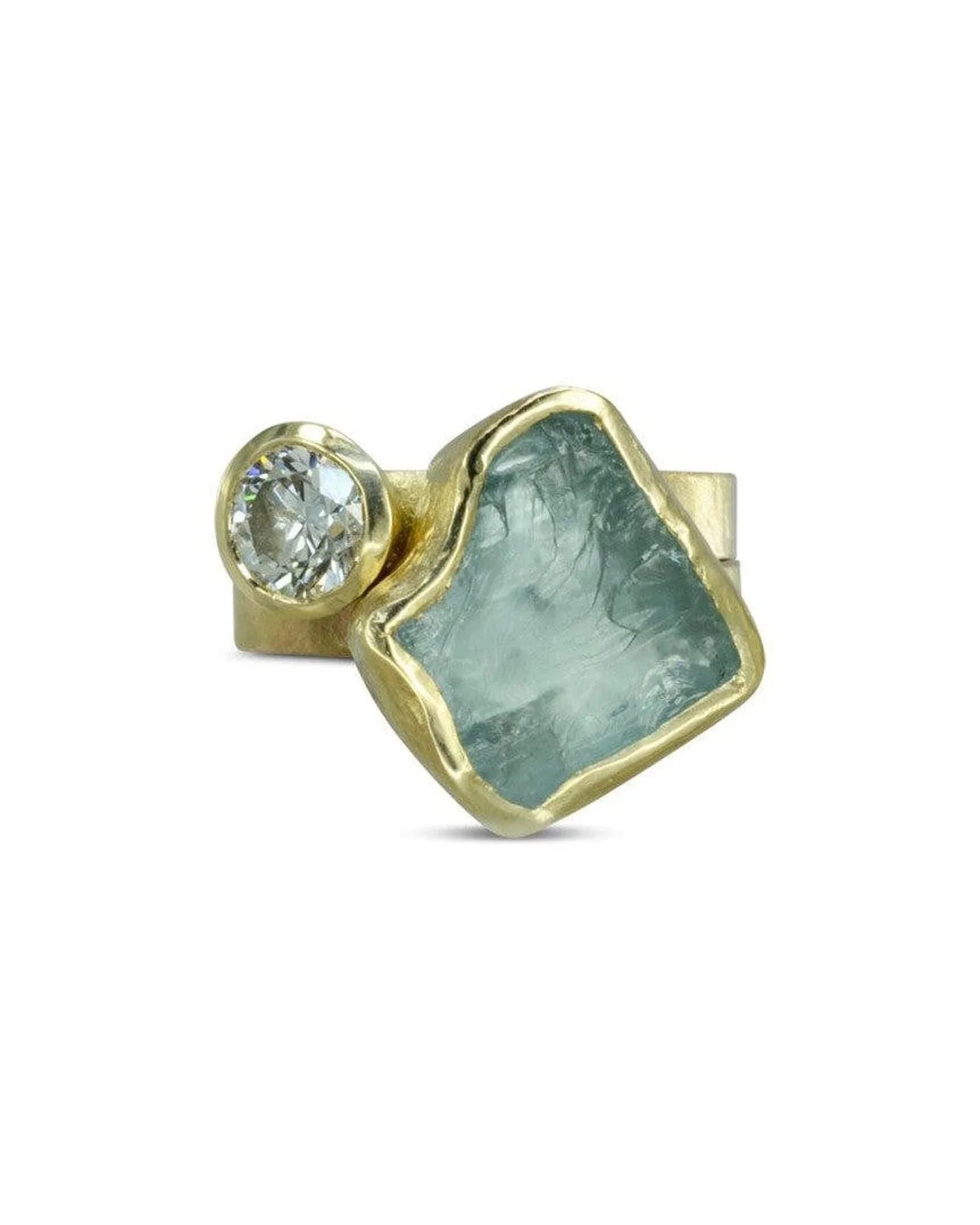 Chunky yellow gold ring set with rough aquamarine and round white gemstone