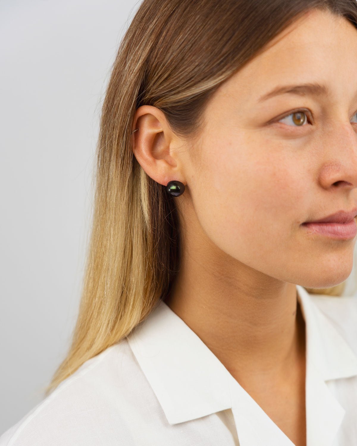 Black Baroque Pearl Gold Stud Earrings Earrings Pruden and Smith