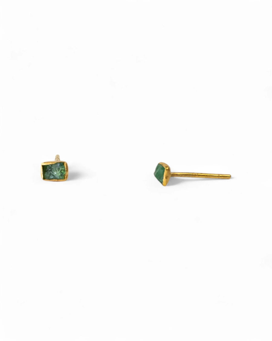 18ct yellow gold stud earrings with rough emerald gemstones.