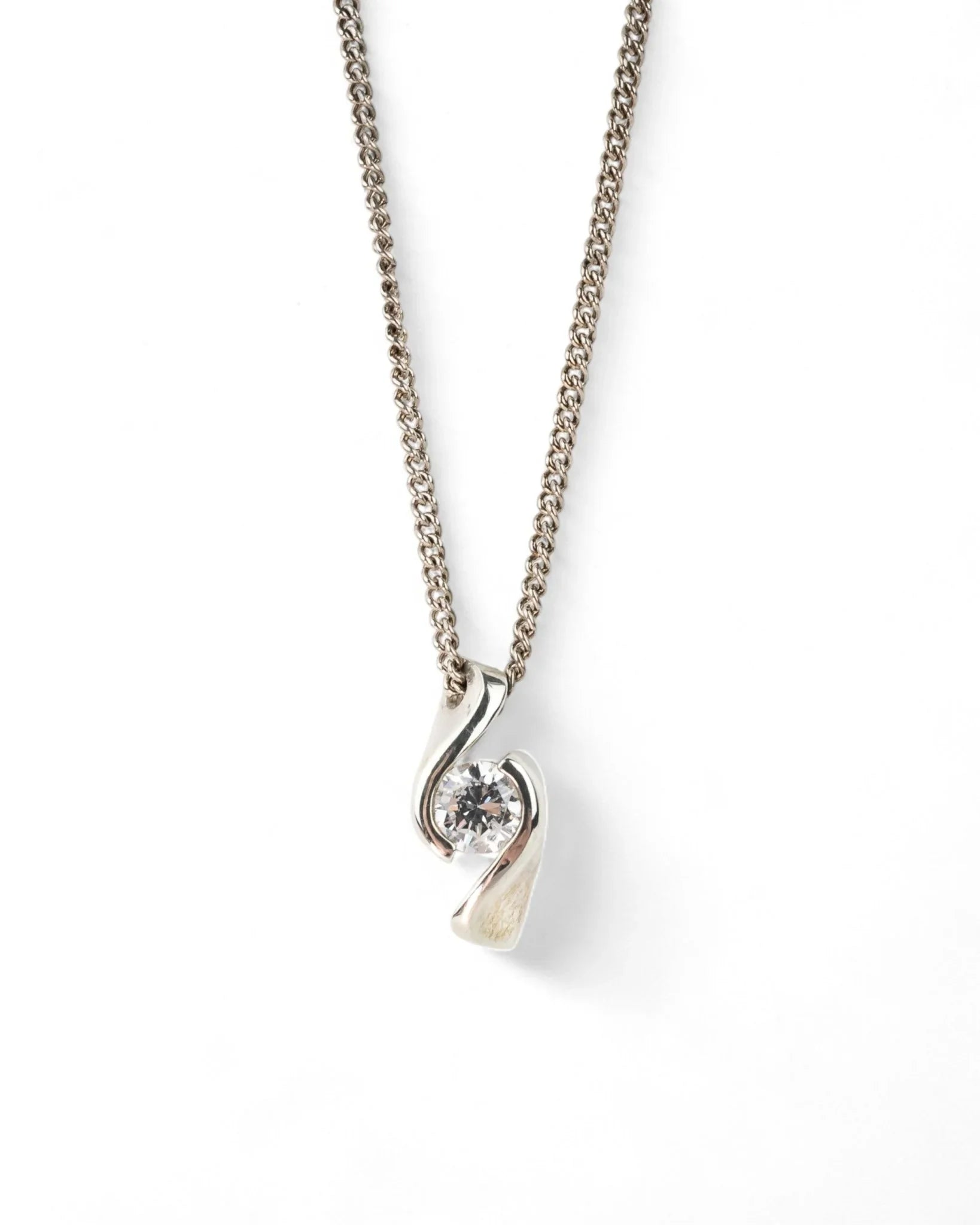 Flat Twist 9ct White Gold Diamond Pendant Pendant Pruden and Smith