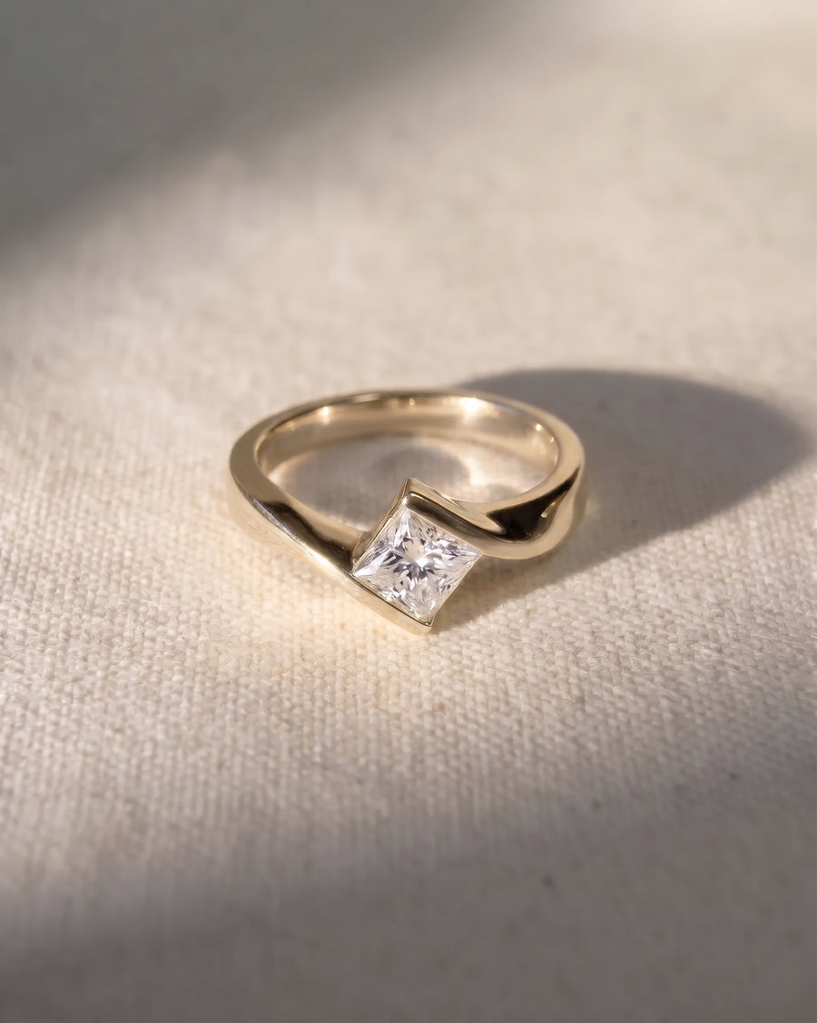 Flat Twist Princess Cut Diamond Engagement Ring