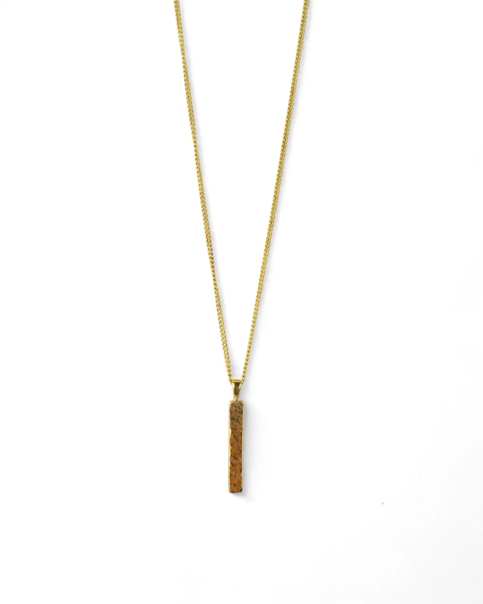 Pendentif en forme de barre en or jaune carats martelé