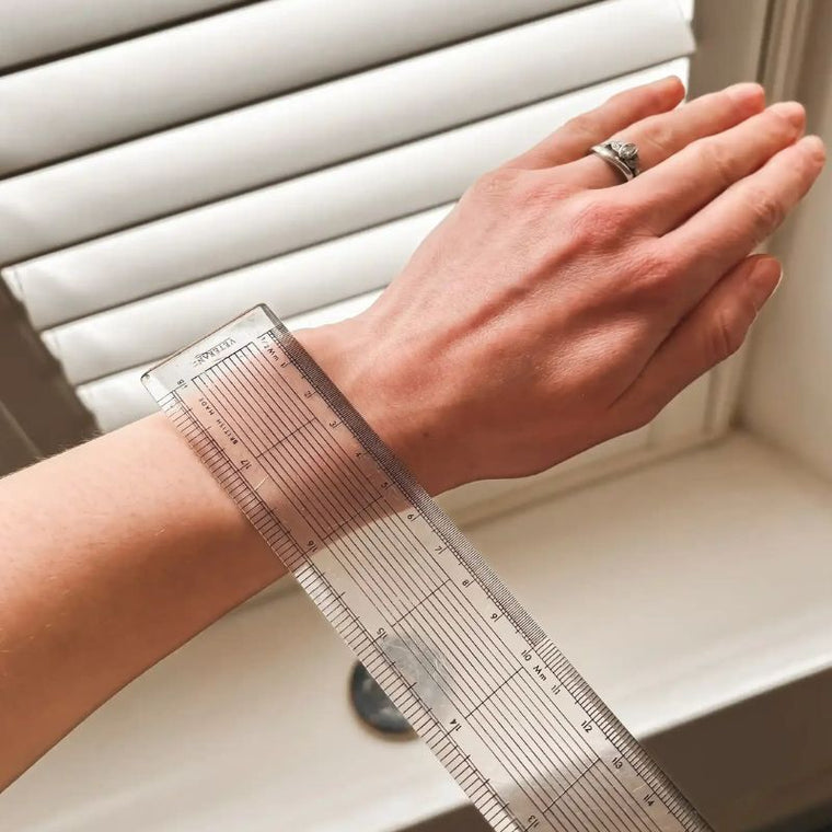 Cuff or torc — how to measure