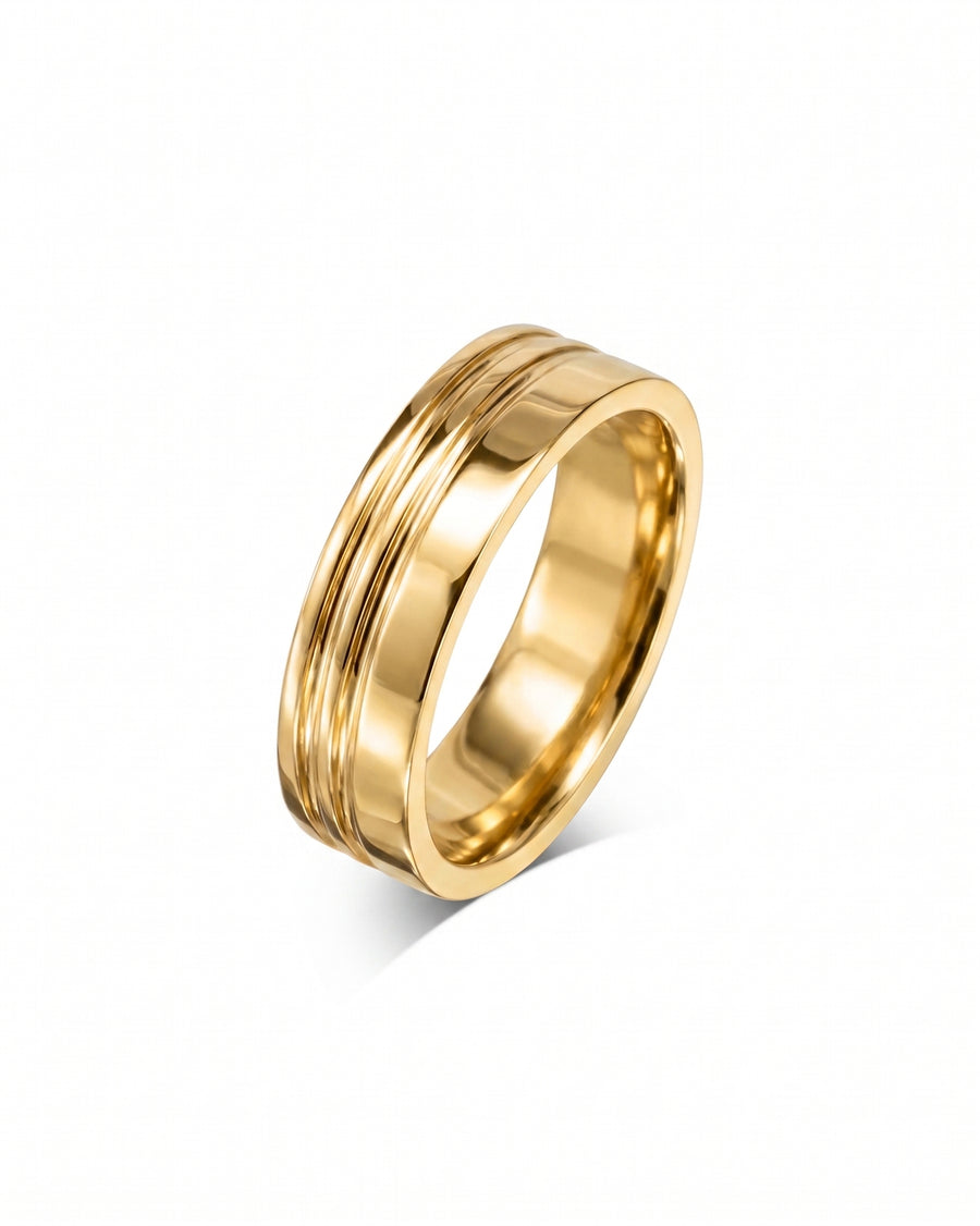 9ct yellow gold 4mm flat wedding ring with engraved lines.