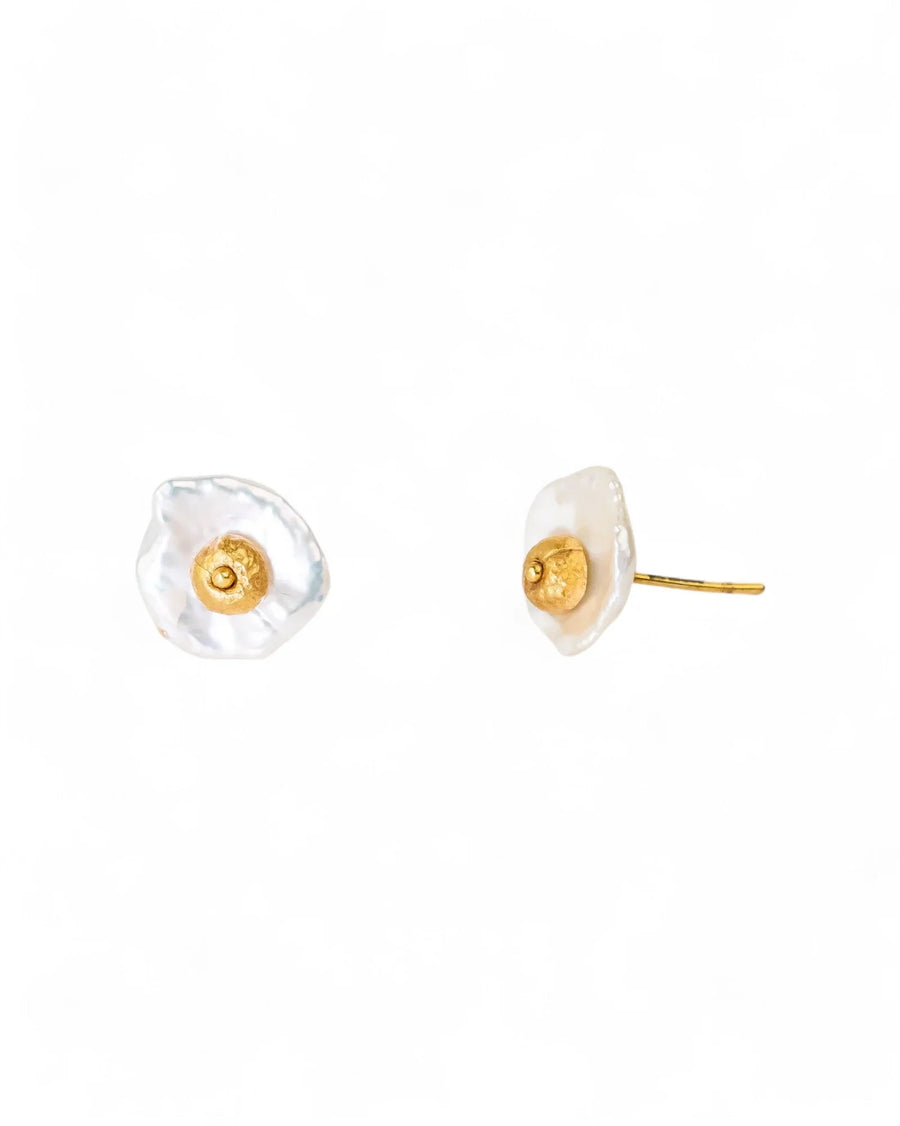 White keshi pearl stud earrings with a gold nugget center.