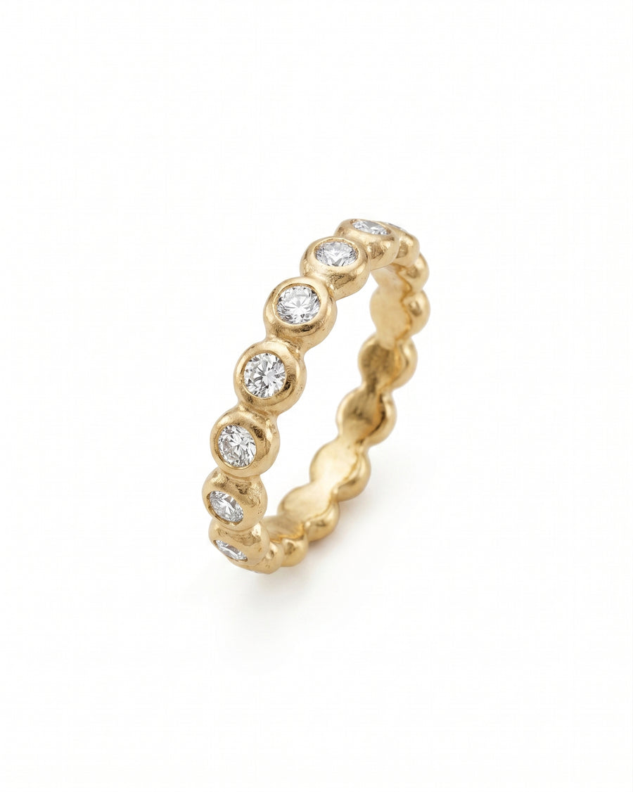 Nugget yellow gold diamond ring, 4mm, with bezel-set round diamonds.