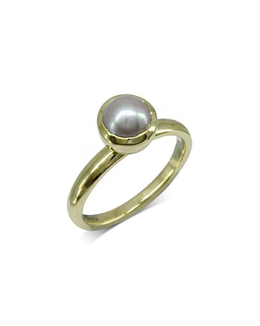 9ct yellow gold ring with a pink 7.5mm Akoya pearl in a bezel setting.