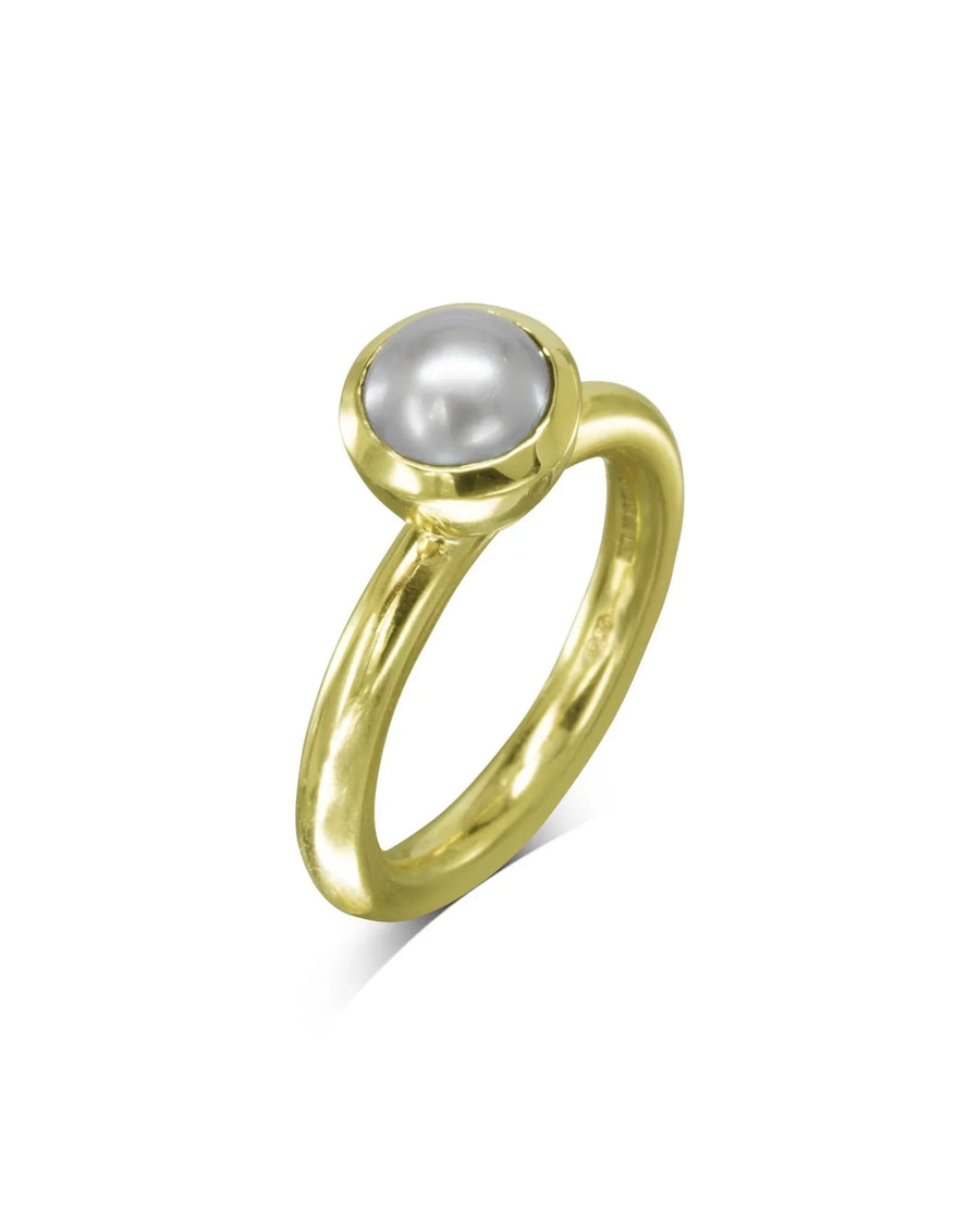 9ct yellow gold ring with a round white Akoya pearl in a bezel setting.