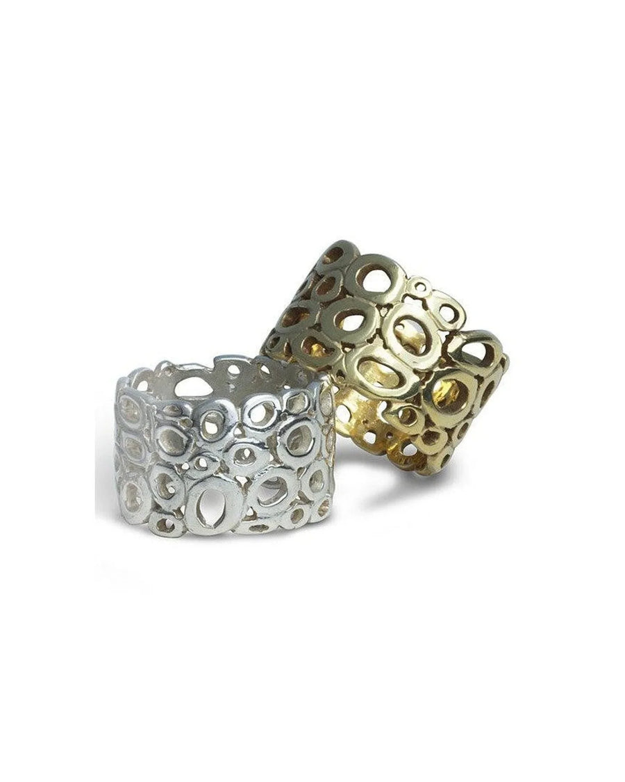 9ct white gold pebble wedding ring with a bubbly, openwork design.