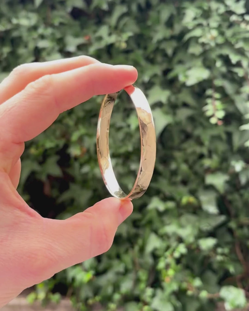 solid 9ct yellow gold bangle