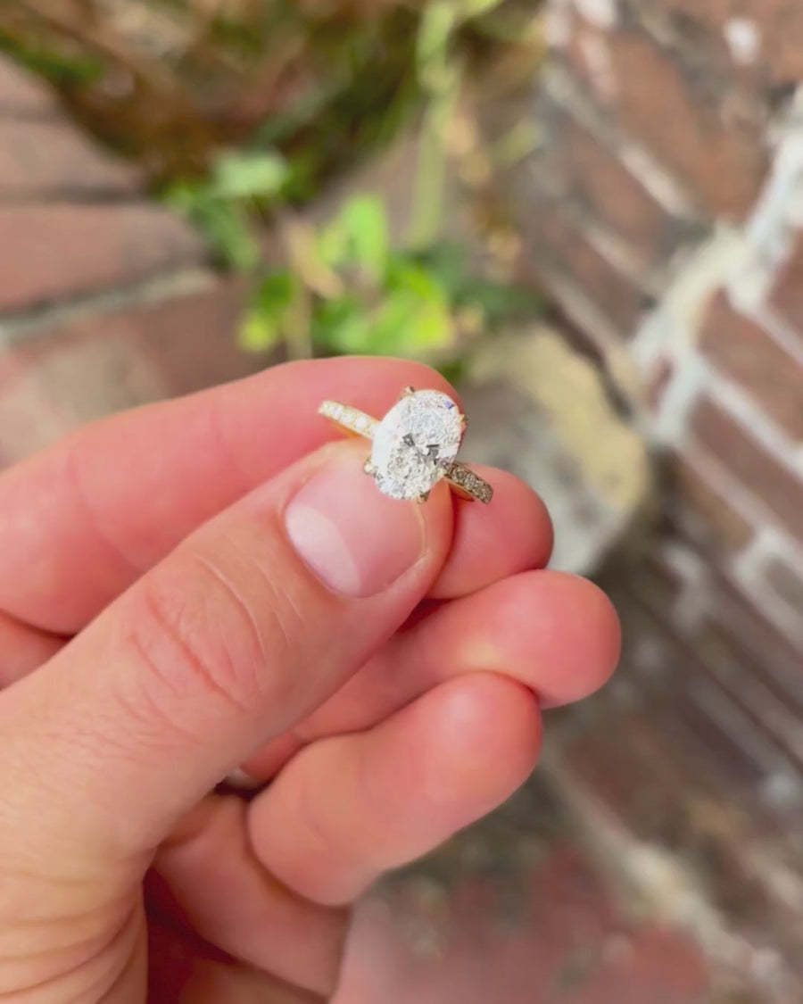 OvalBouquetSolitaireEngagementRingwithPavéBand