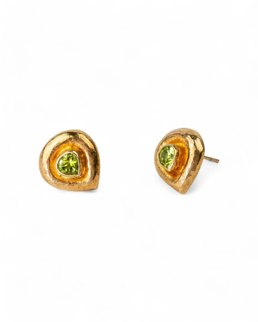 Roman Hammered Yellow Gold Peridot Stud Earrings Earrings Pruden and Smith