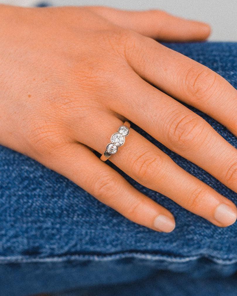 Round Brilliant Cut Diamond Platinum Trilogy Ring Ring Pruden and Smith