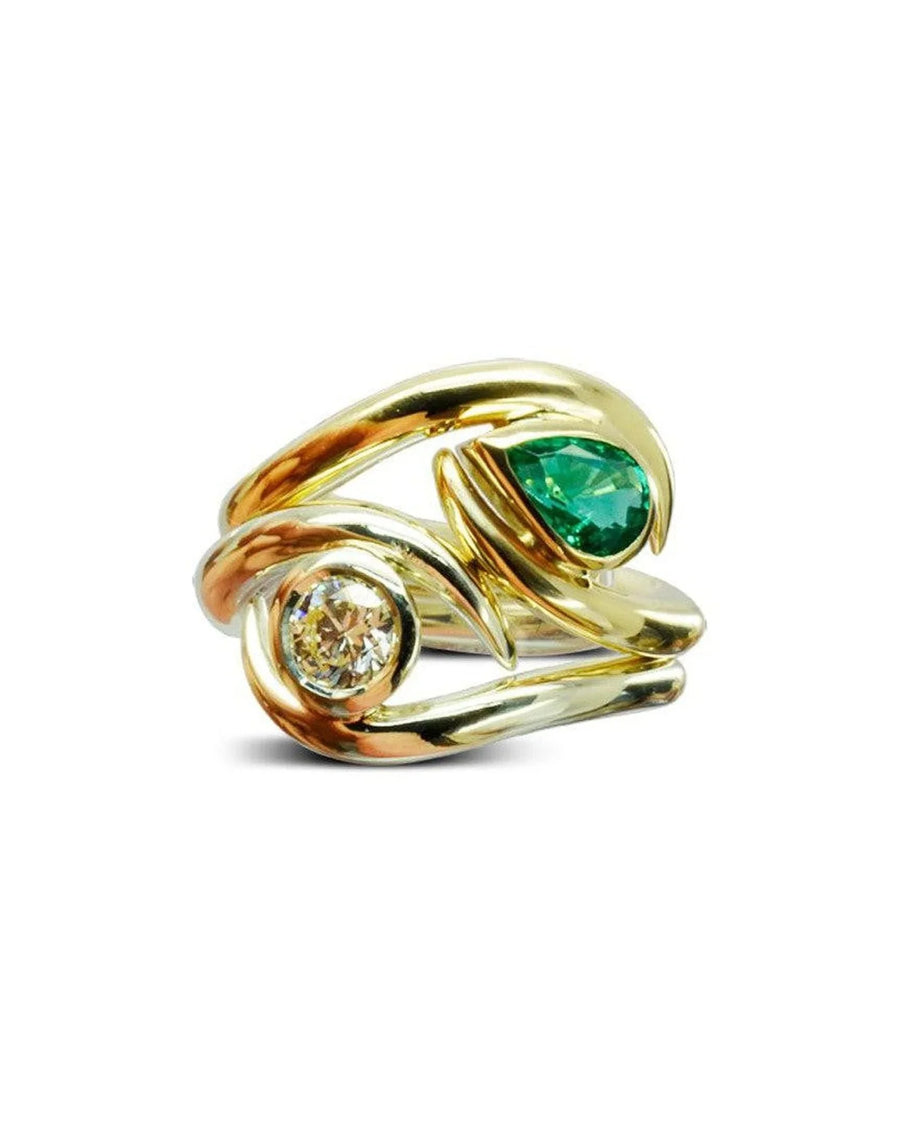 Yellow gold ring with pear-shaped emerald and round diamond, organic artistic design