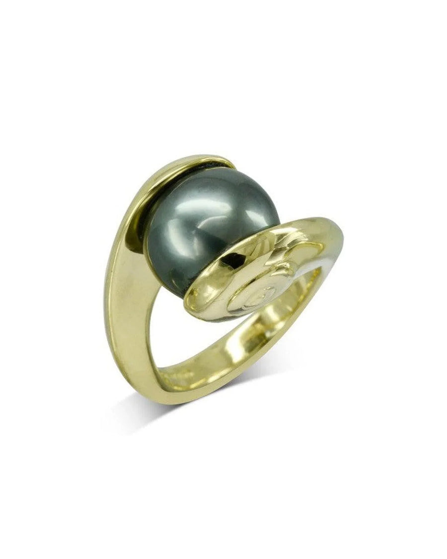Yellow gold ring with a black Tahitian pearl and organic, modern design