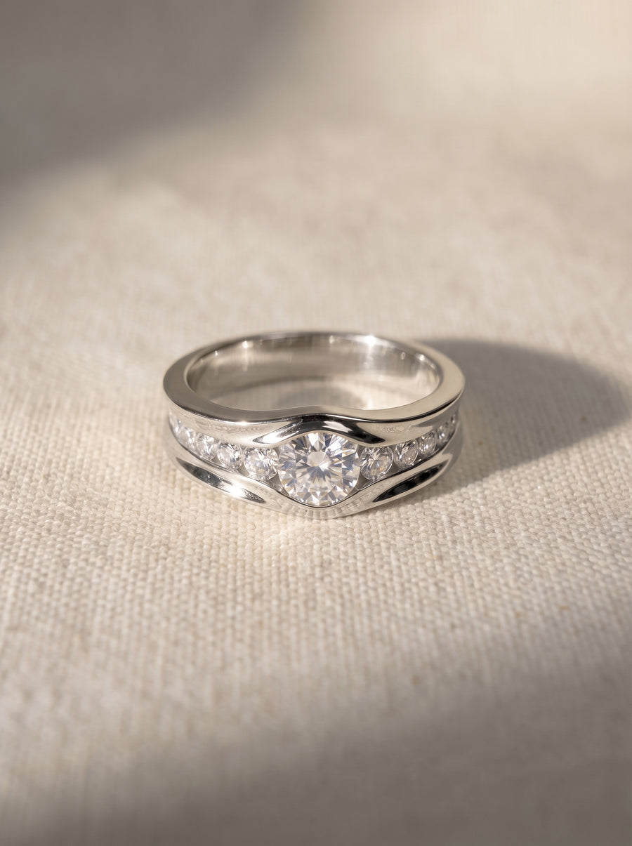 Trap Diamond Engagement Ring (4mm)
