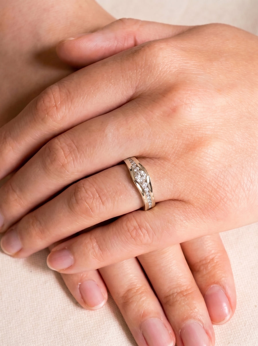 Trap Diamond Engagement Ring (4mm)