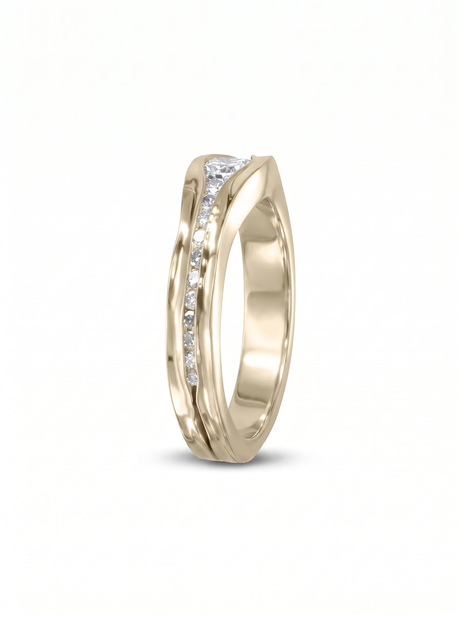 Trap Diamond Engagement Ring (4mm)