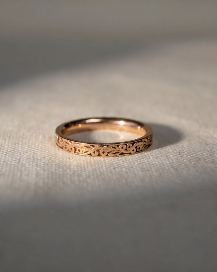 9ct rose gold 3mm carved vintage wedding ring.